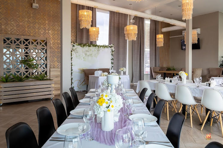 Основной зал в «Ива» фотография №2