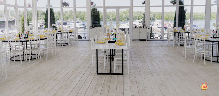 Банкетный зал в «Яхт клуб Ласточка» фотография №8