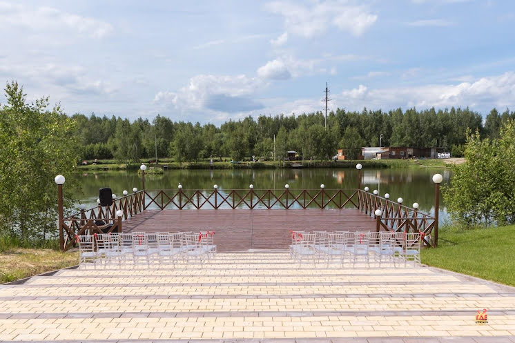 Шатер на озере в «Конюшня» фотография №13