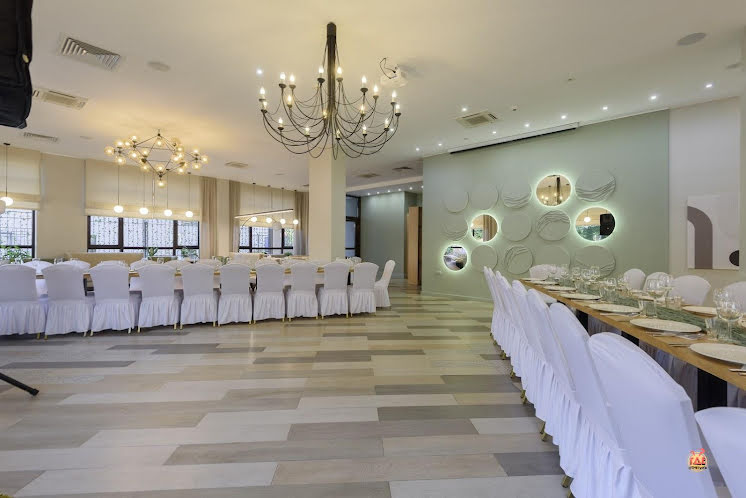 Основной зал в «Raymond» фотография №1