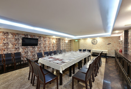 Зал "Малый банкетный" в Зал "Зимний сад"