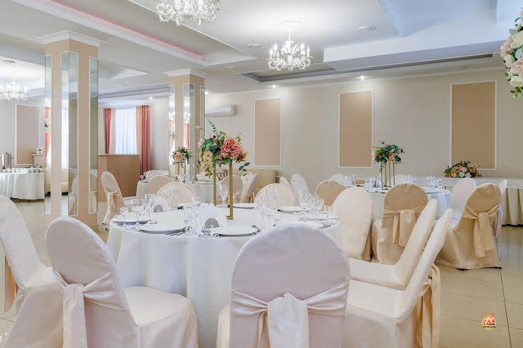 Основной зал в «Милорд» фотография №11