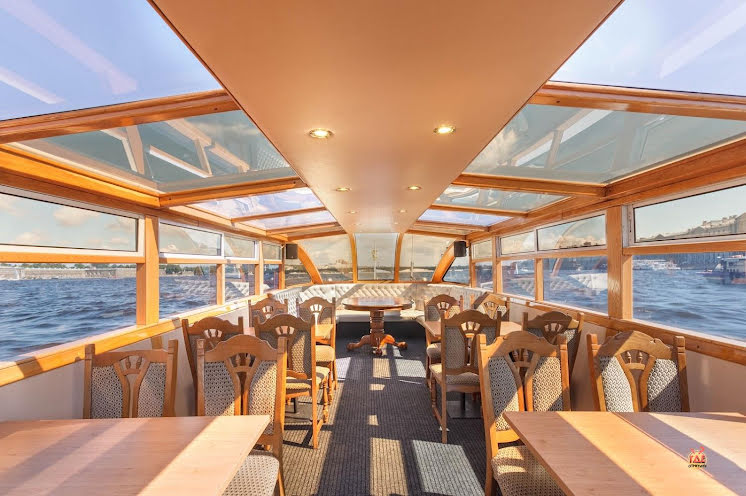 Палуба в «Теплоход "Олимпия"» фотография №1