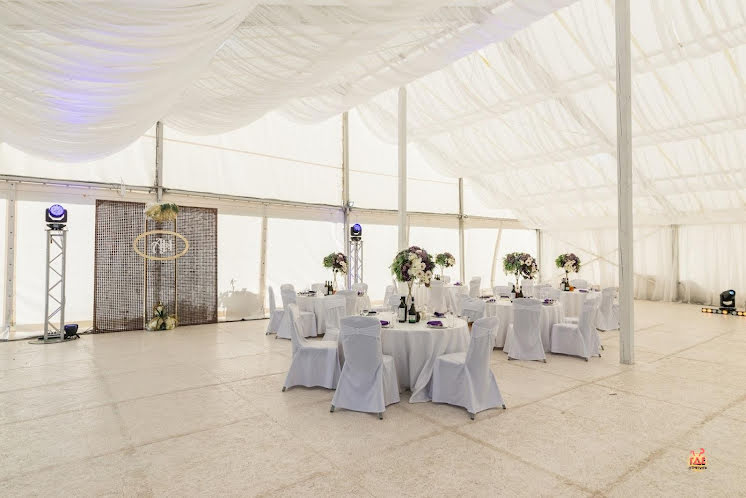 Шатер у пруда в «Sofrino Park» фотография №2