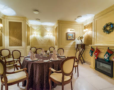  ресторан ЛЕОН на Металлургов