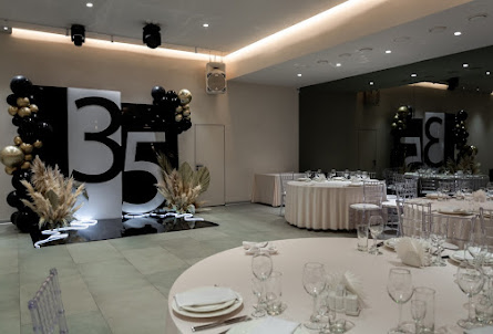 Большой зал  в Малый зал