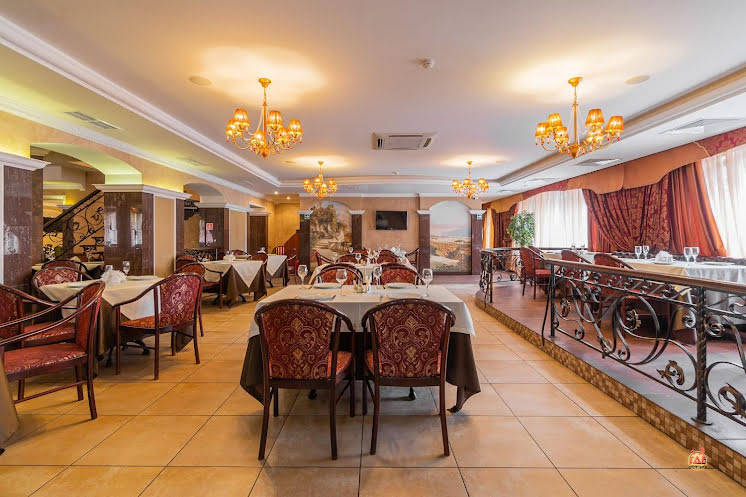 Основной зал второго этажа в «Старый Пловдив» фотография №10