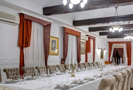 Зал «Екатерининский» в Зал с антикварным камином и комнатой отдыха