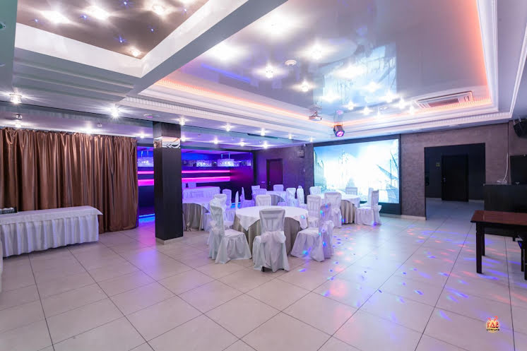 Малый зал в «Буржуй» фотография №13