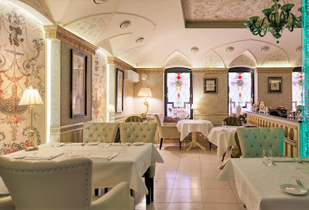 Большой зал в Малый зал