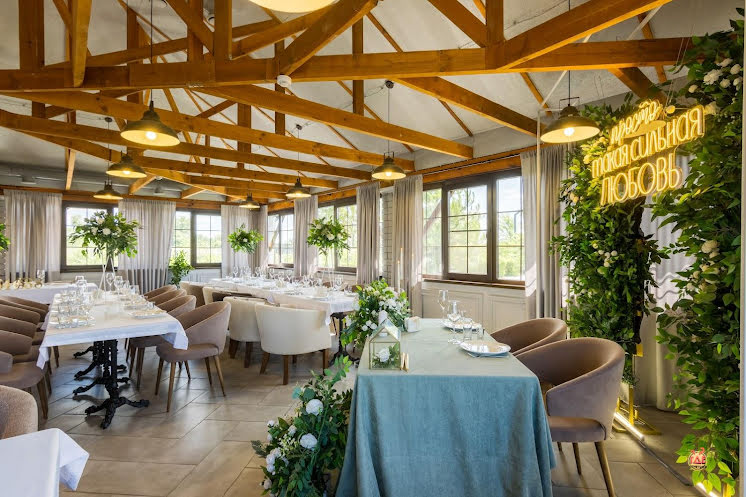 Ресторан у озера в «Вилла София» фотография №2