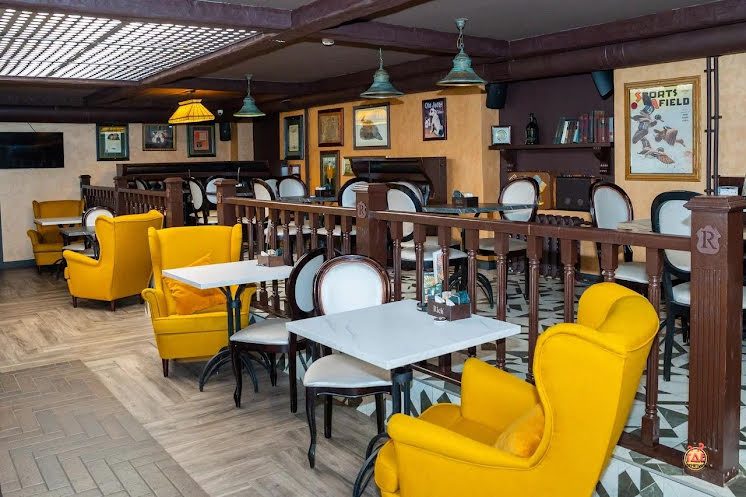 Основной зал «Reader's Pub» в «Гостиница АМАКС «Центральная»» фотография №8