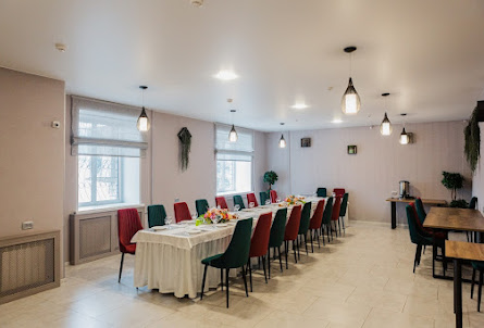 Зал "Зеленый" в Зал "Коричневый" 