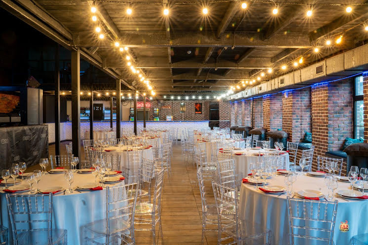 Основной зал в «IZI» фотография №2