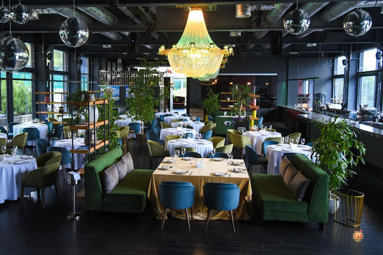 Банкетный зал на 2 этаже  в «Амбассадори» фотография №8