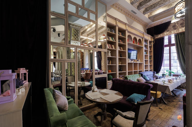 Основной зал в «Вах Генацвале» фотография №12