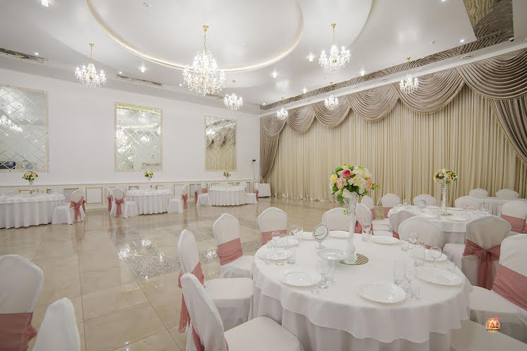 Зеркальный зал в «Версаль» фотография №1