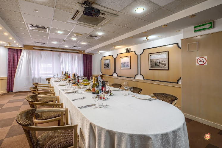 Зал Boutique Whisky bar в «Чайка и Бурлак» фотография №6