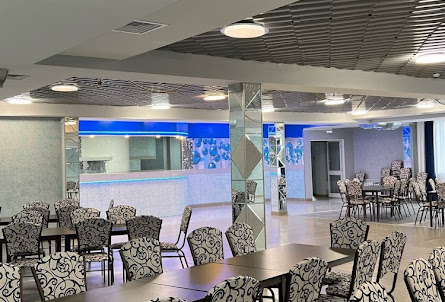 Сапфировый зал в Зал с камином