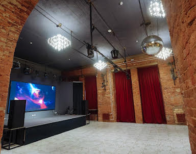  ресторан COM.NATA Mars на площади Ленина