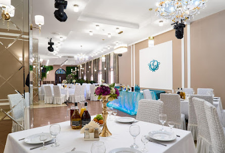 Общий зал в Малый зал 