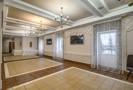 Зал «Царский» в Зал «Изумрудный»