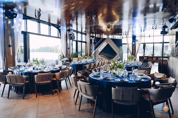 Основной зал в «Mooring» фотография №1