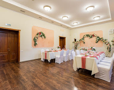  ресторан Особняк в парке Сосновка