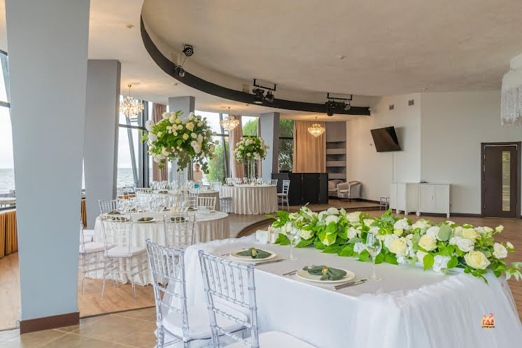 Основной зал в «Панорама в Репино» фотография №9