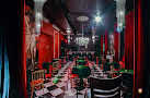 Основной зал  в «Atelier Noble Rot»