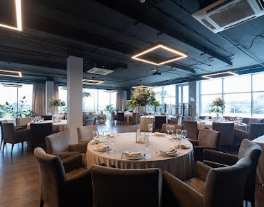  ресторан Astro Plaza