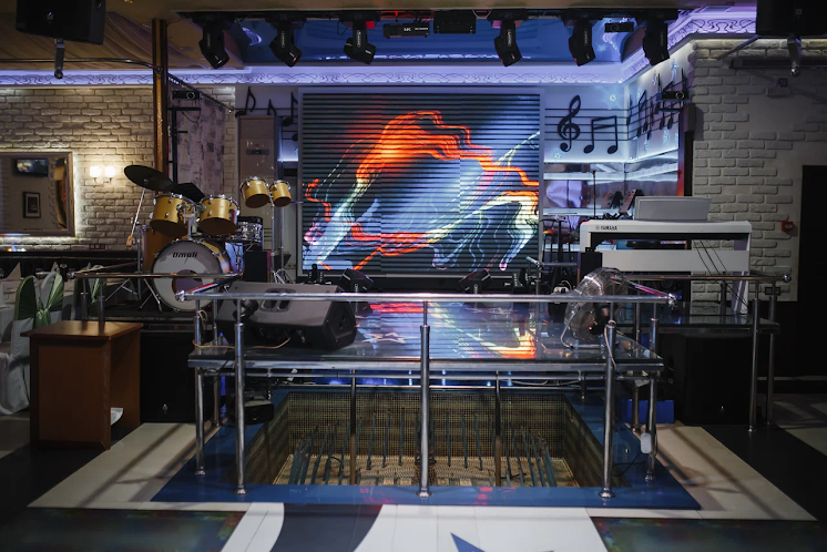 Основной зал  в «Делис» фотография №7