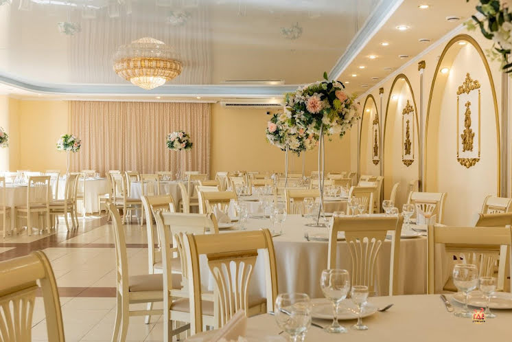 Большой зал в «Версаль» фотография №4