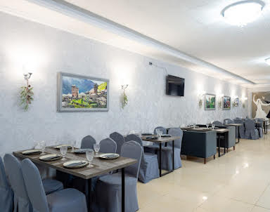 Новый год в Иверия на Вокзальном спуске