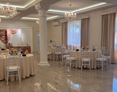  ресторан Avgust 13 vostok