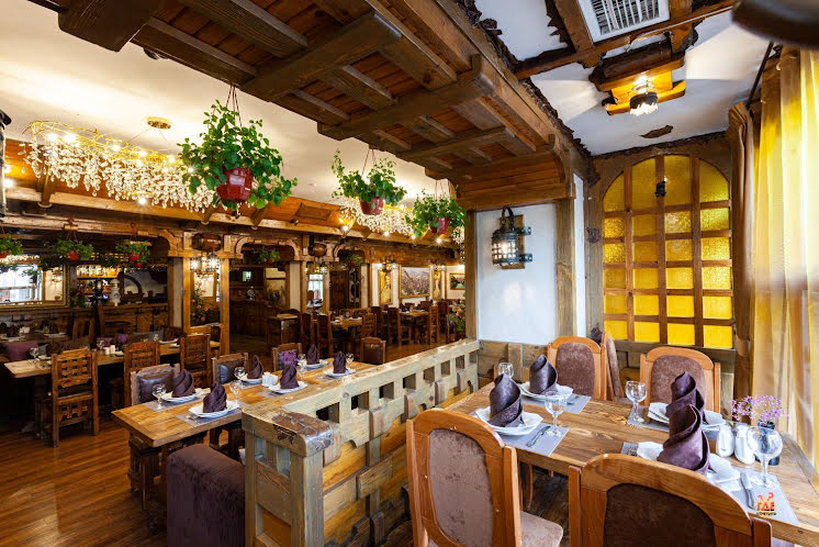 Основной зал в «Вкус Грузии» фотография №8