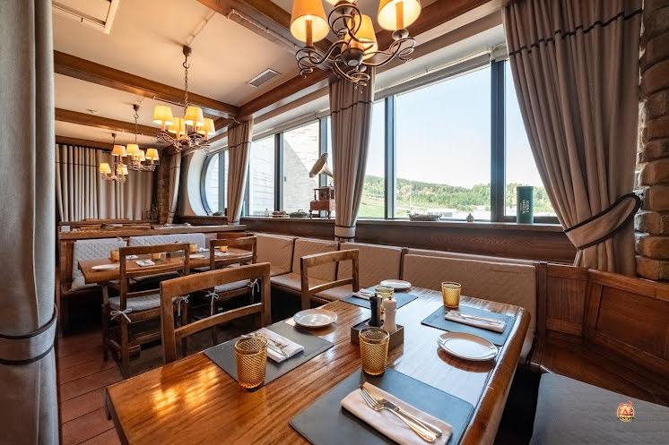 Большой панорамный зал в «Хозяин тайги» фотография №2