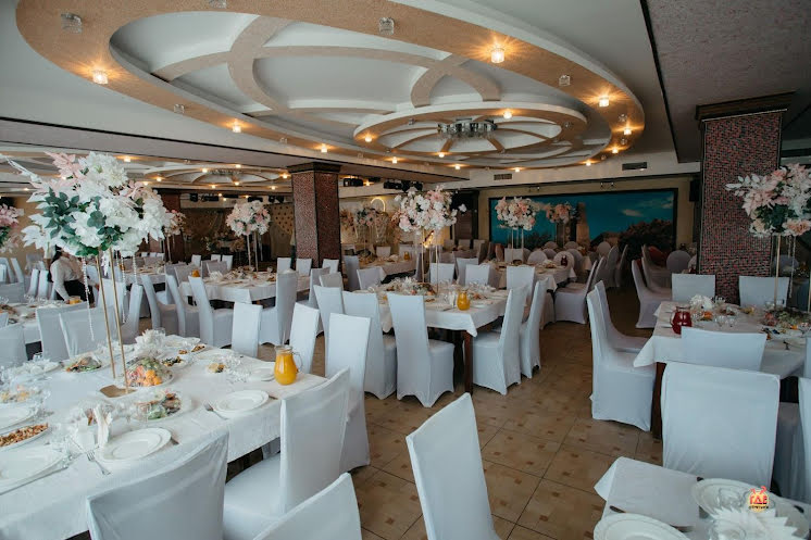 Большой банкетный зал в «Тюльпан» фотография №9