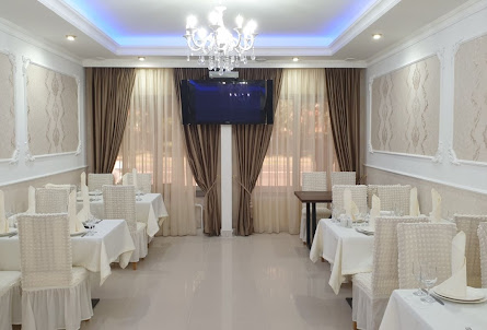 Белый зал  в Малый зал 