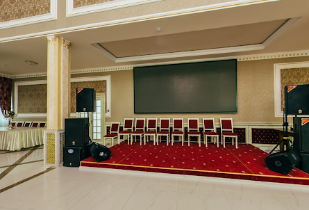 Зал «Красный» в Зал «Синий»