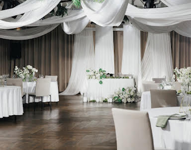  ресторан Времена года в Зеленом городе