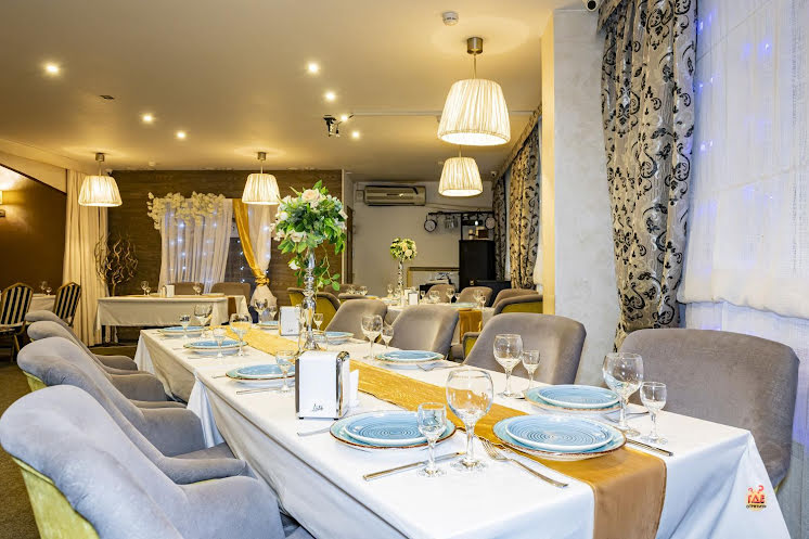 Основной зал в «Шоколад» фотография №8