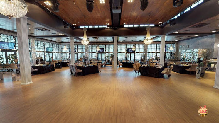 Основной зал в «Шале Берёзка» фотография №9