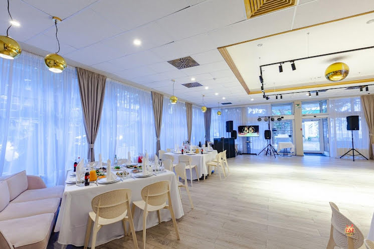 Зал ресторана в «Истра Гарден» фотография №6