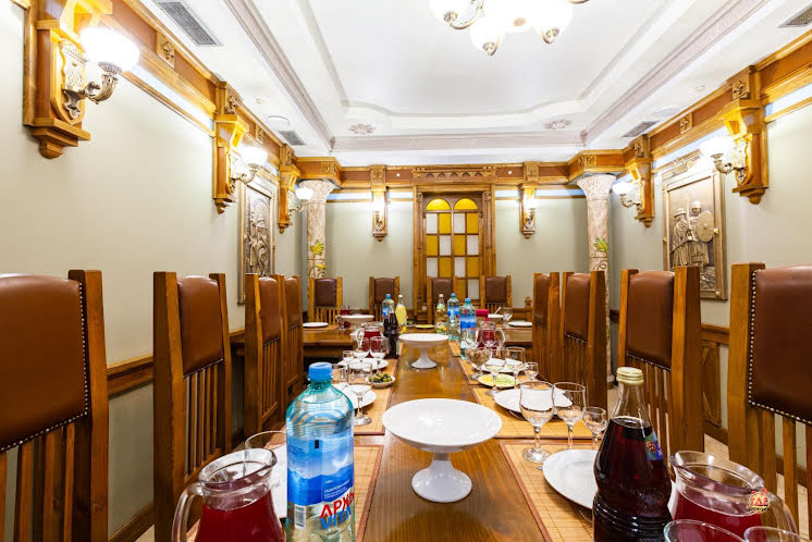 Банкетный зал в «Готика на Ангарской» фотография №6