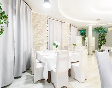  ресторан Три тополя