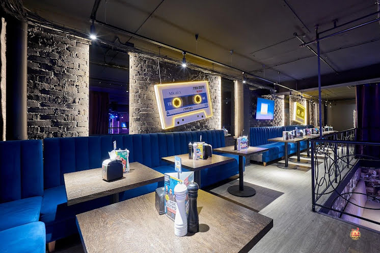 Основной зал в «Руки Вверх!» фотография №7