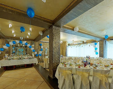 День рождения в Зеркала