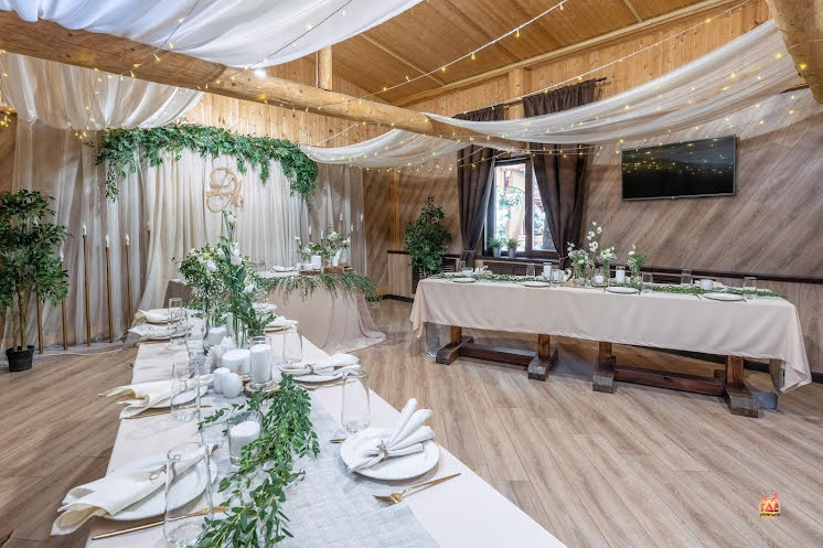 Малый зал с верандой в «Конюшня» фотография №9