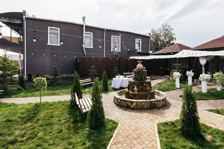 Основной зал  в «Янс» фотография №3